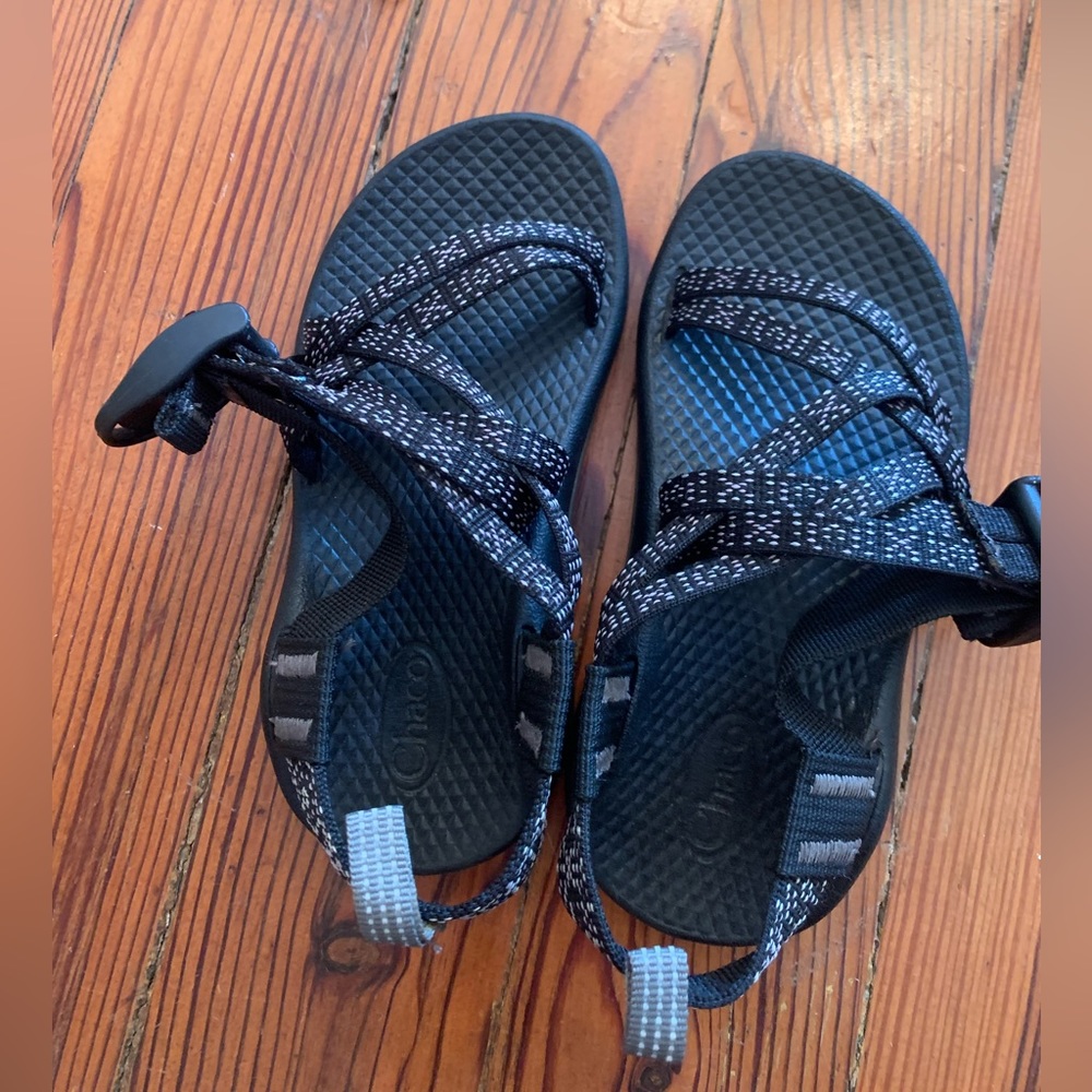Black and white Choco‘s size 10 kids